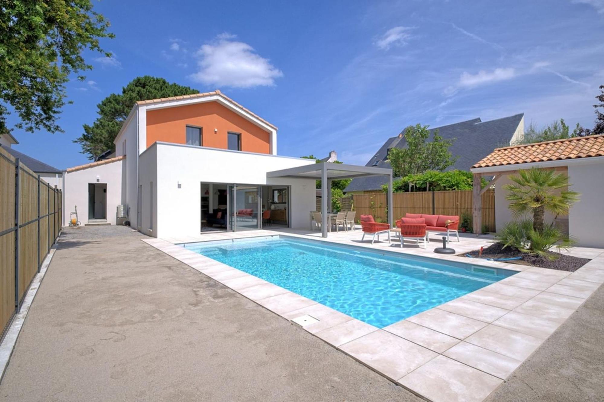 Family House With Private Pool Hébergement de vacances *