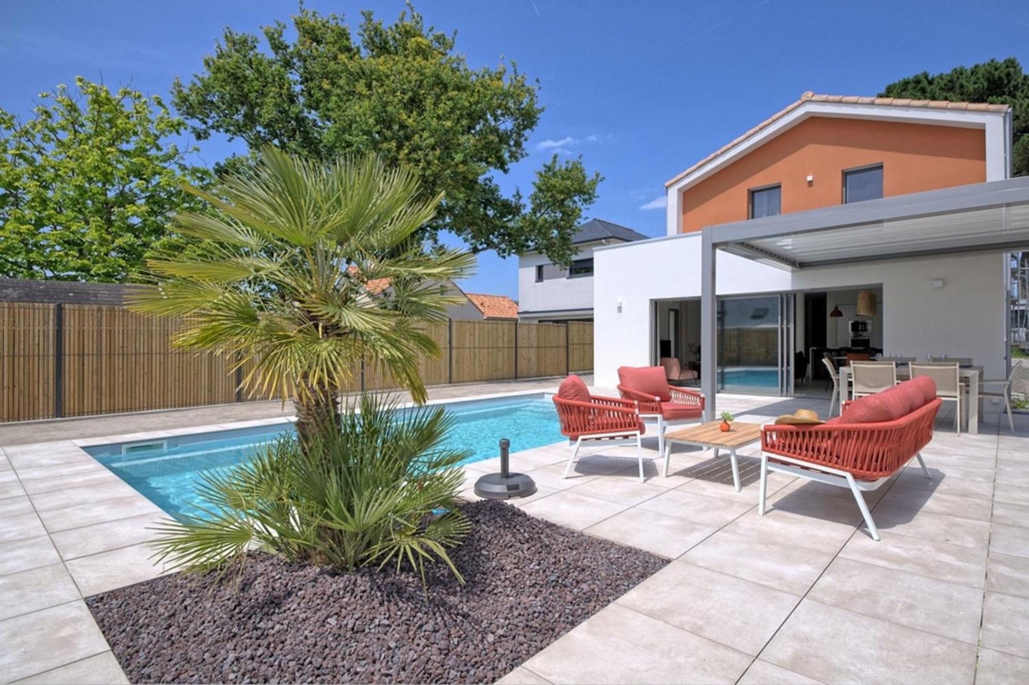 Hébergement de vacances Family House With Private Pool